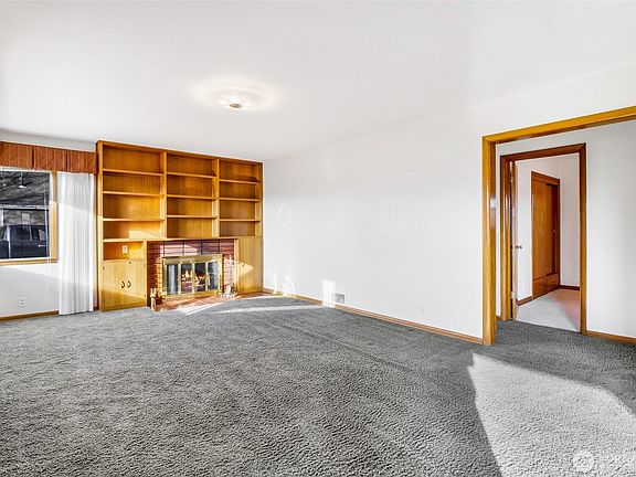 5th image of 319 E 3rd Street