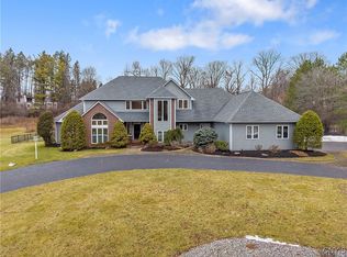 7033 Highfield Rd, Fayetteville, NY 13066