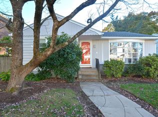 155 Evergreen St, Providence, RI 02906