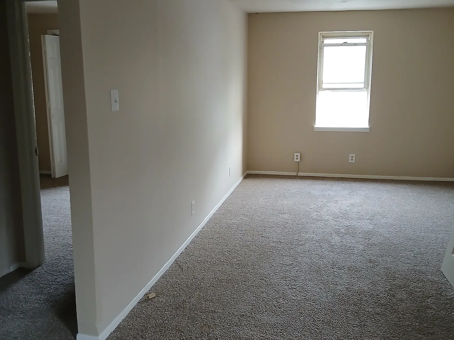3 bed, 1100 sqft, $925 — Photo 1