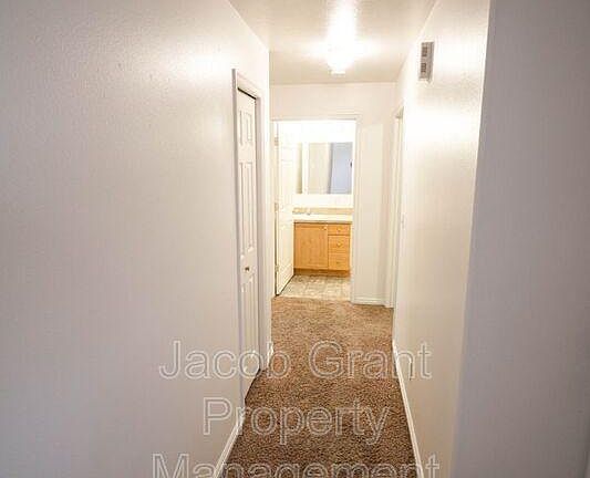 4th image of 3550 Deloy Dr APT 3
