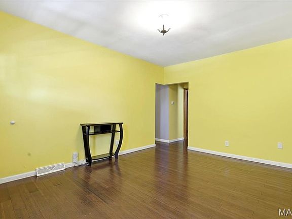 5th image of 7727 Jerome Ave