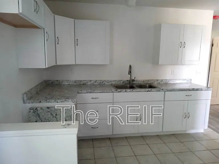 3133 Glenwood Ave — Photo 4