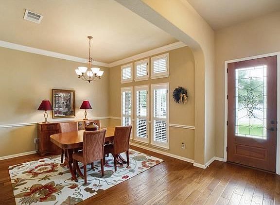 Can you imagine serving your holiday dinners in this gorgeous dining room?
