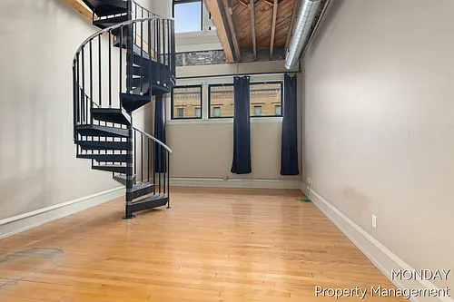 1 Oakes St SW #6 Photo 1