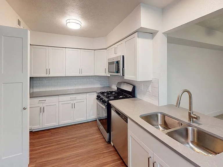 Green Ridge Apartments — Photo 51