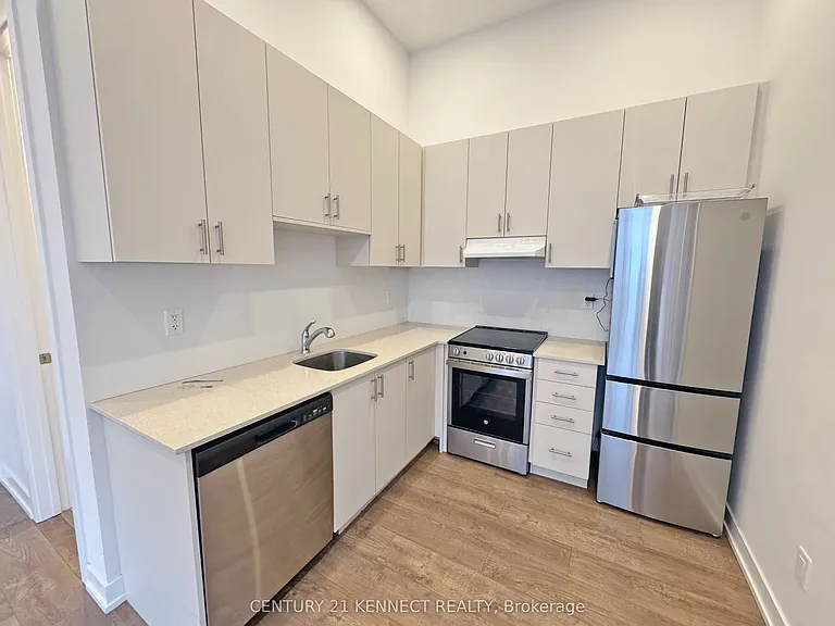 35 Golden Fern St #COACH HOUSE — Photo 16