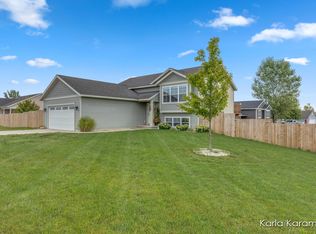 768 Chary Glen Dr, Kent City, MI 49330