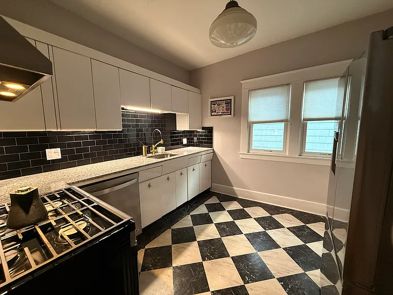 19 Claremont Ave #2 — Photo 31