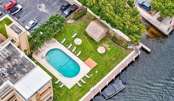 5th image of 1700 SE 15th Street #206