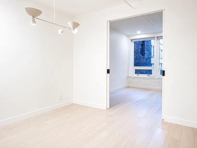 118 Spring St #4 — Photo 4