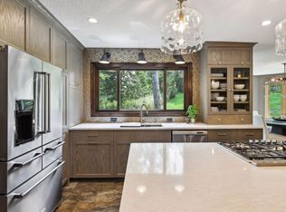 13101 Beehive Ct, Eden Prairie, MN 55346