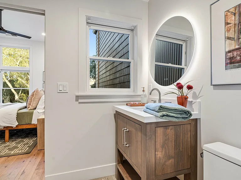 532 Grove St — Photo 13