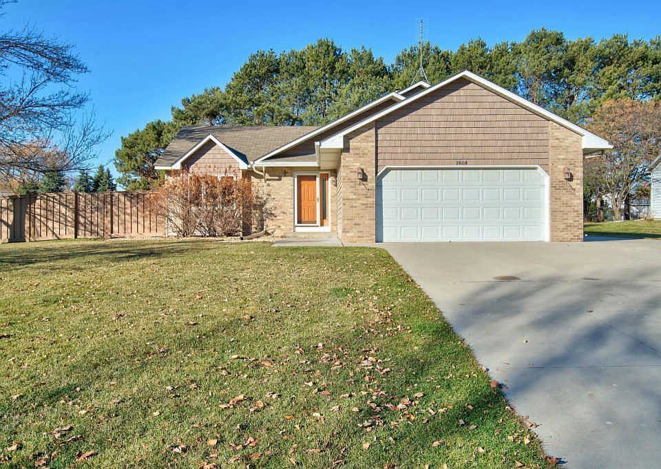 1st image of 2608 Horseshoe Ln