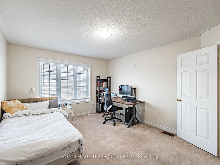 3926 Candlelight Dr — Photo 45