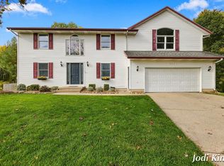 5491 Pleasant Valley Ct SW, Wyoming, MI 49418