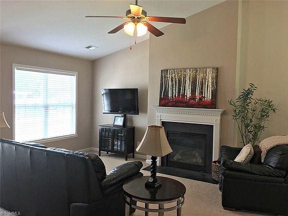 3rd image of 214 Cypress Ct