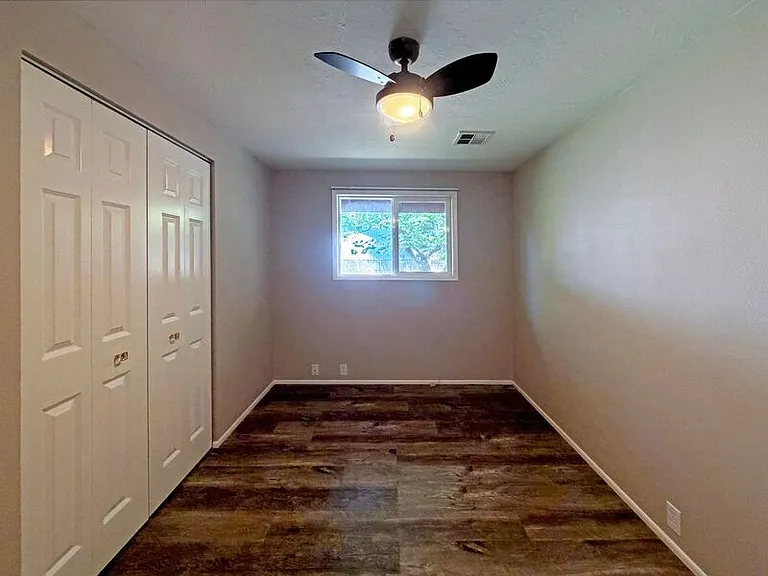 184 Lynnbrook Dr — Photo 13