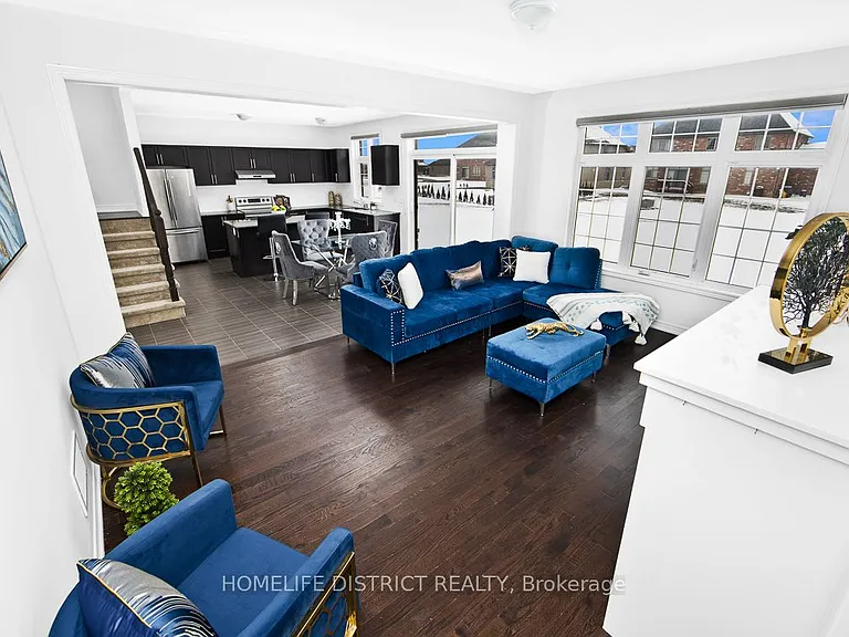 74 Summer Breeze Dr — Photo 13