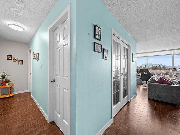 4th image of 14881 103a Ave #806