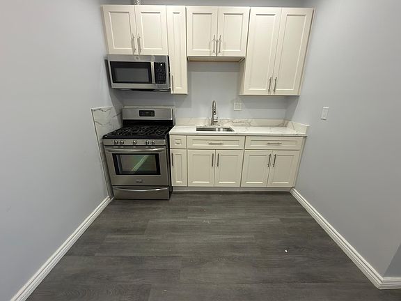 3rd image of 4805 W Vernor Hwy #1