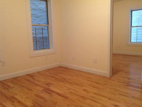 3rd image of 82 Wadsworth Ave APT 21