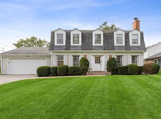 1166 Buena Rd, Lake Forest, IL 60045