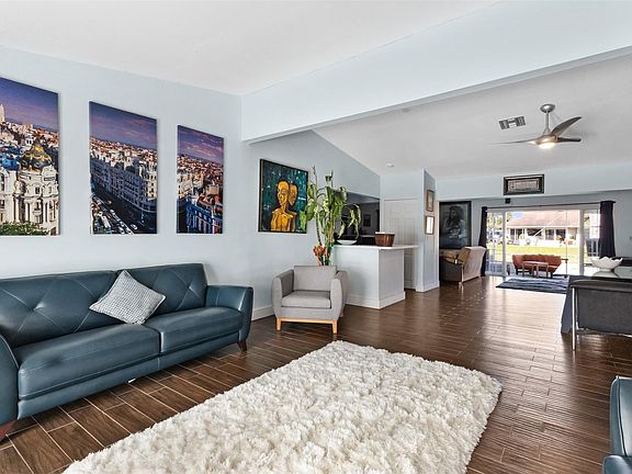 5th image of 9231 N Cypress Circle