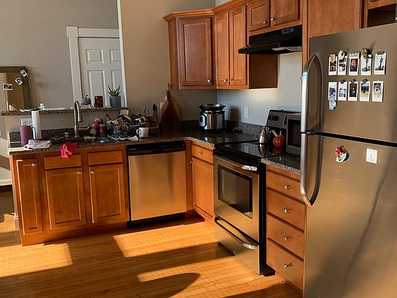 4th image of 2920 5th Ave #206