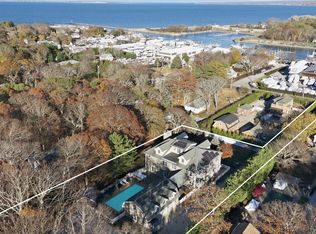 33A Newtown Rd, Hampton Bays, NY 11946