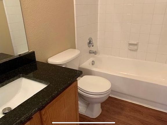 4th image of 1437 Thornhill Ln