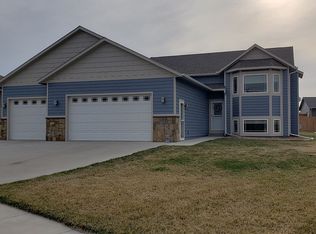 700 N Emerald Dr, Brandon, SD 57005