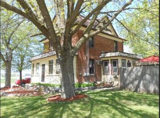 121 3rd St NW, Mayer, MN 55360