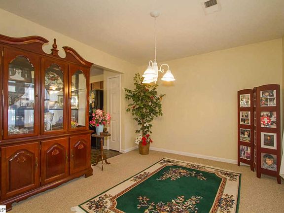 5th image of 109 Kensett Dr