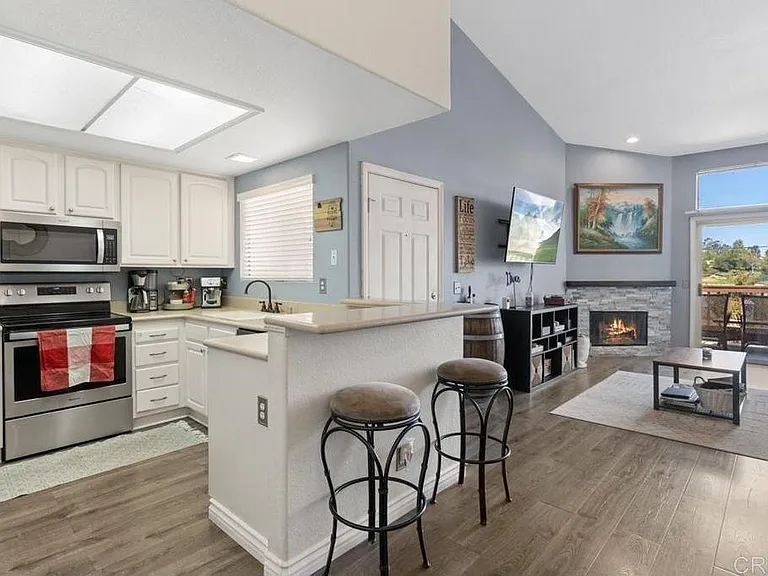 42140 Lyndie Ln #16 — Photo 4