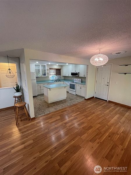 3rd image of 32508 44th Avenue S