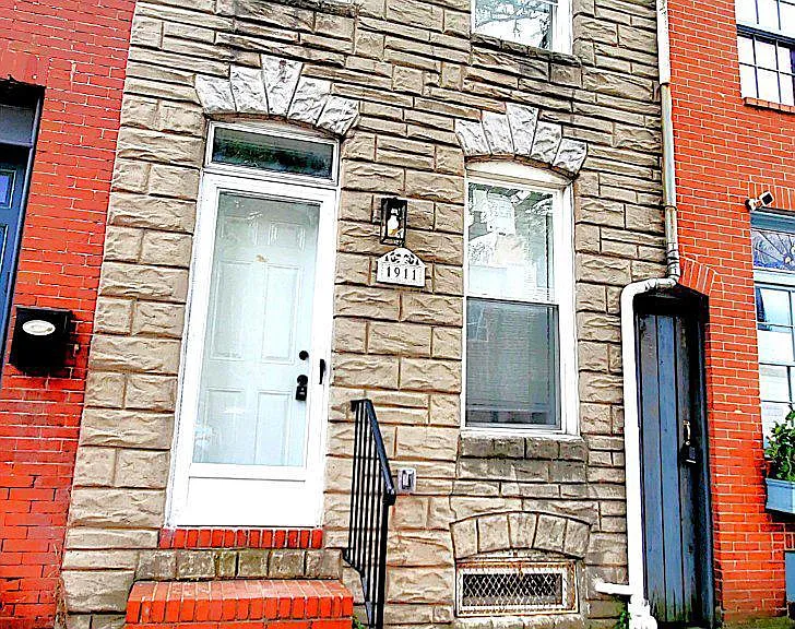 Eastern Ave — Photo 1