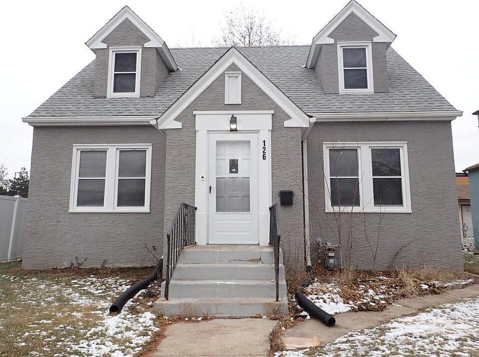 1st image of 126 8th Ave N