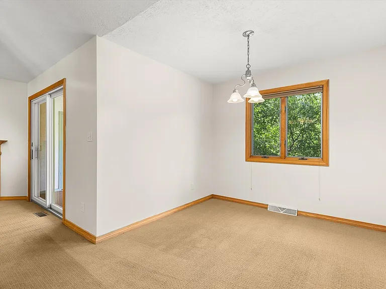 2427 Reynolds Manor Dr #0 — Photo 14