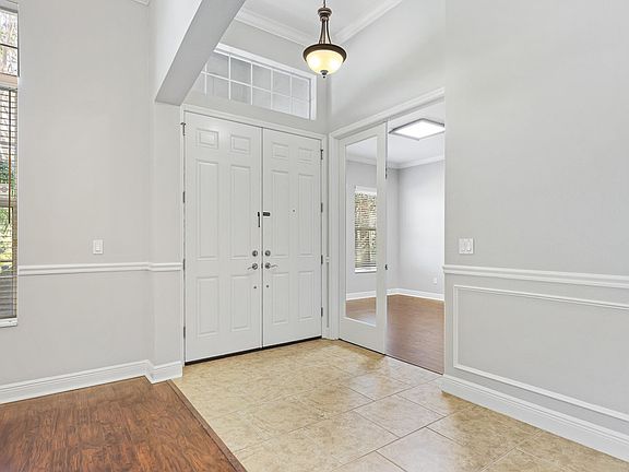 3rd image of 15921 Persimmon Grove Dr