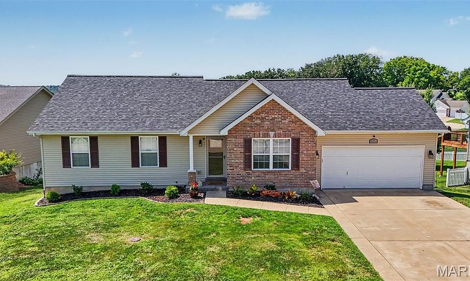 1st image of 7034 Brooks Farm Dr