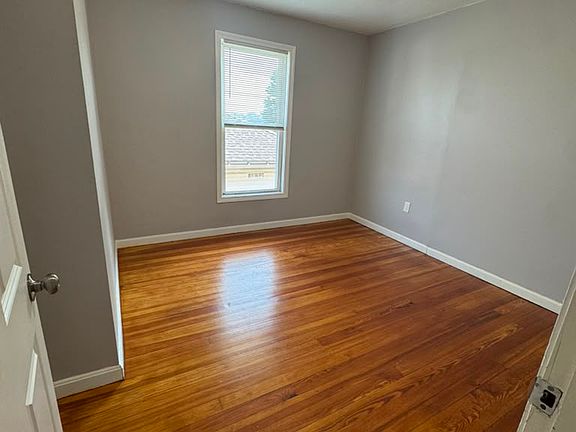 2nd image of 321 Union St #3R