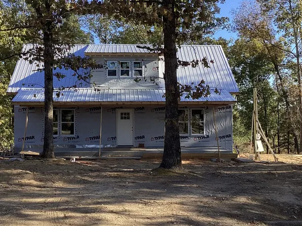 302 Lower Roans Creek Rd, Linden, TN 37096