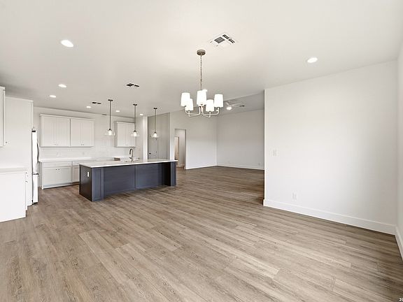 5th image of 705 34th Street