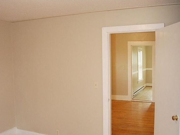 2nd image of 1136 Reaney Ave #2
