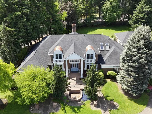 1564 Regency Dr, Eugene, OR 97401