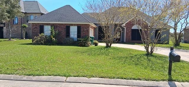 1st image of 168 River Oaks Dr