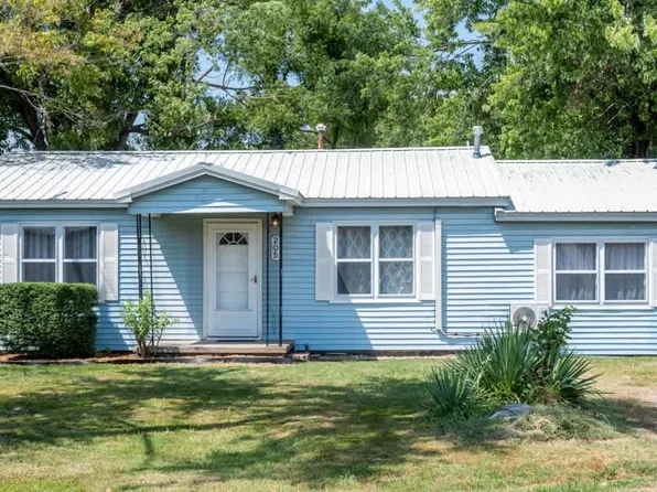 205 3rd St, Warner, OK 74469
