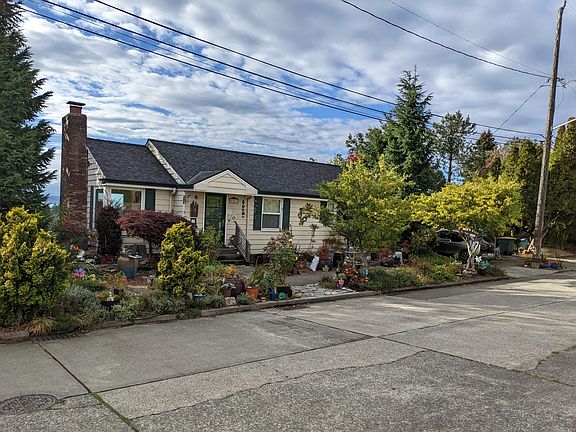 This is the street view of the home where the apartment is located on a quiet street with great neighbors and ample street parking. The landlords have lived on the main floor of the home for 22 years.