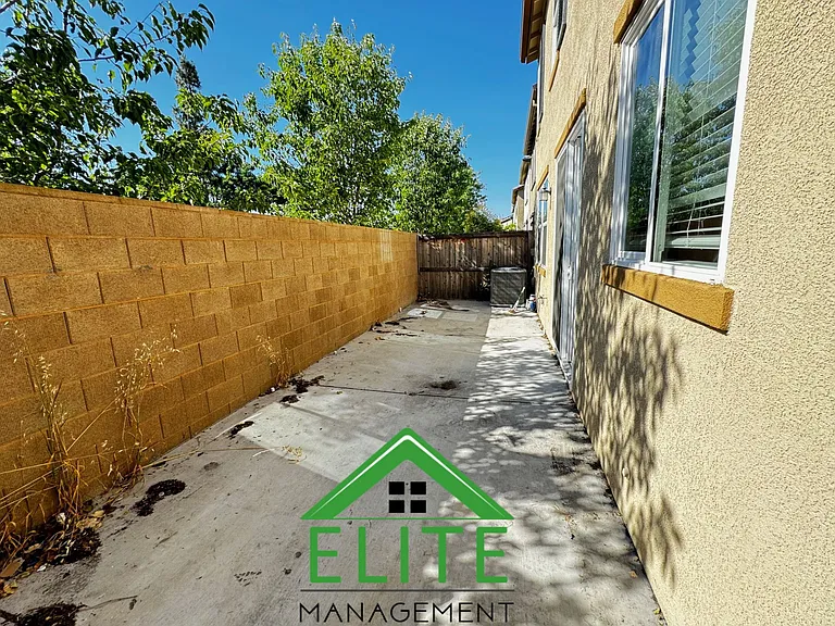 8844 Ariston Ln — Photo 16